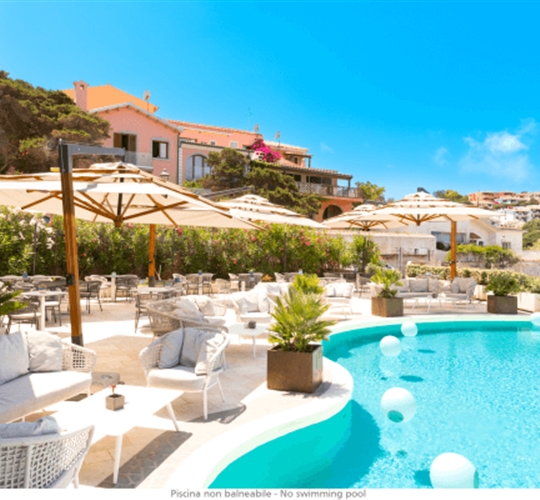 Dekorativní bazén, Santa Teresa di Gallura, Sardinie