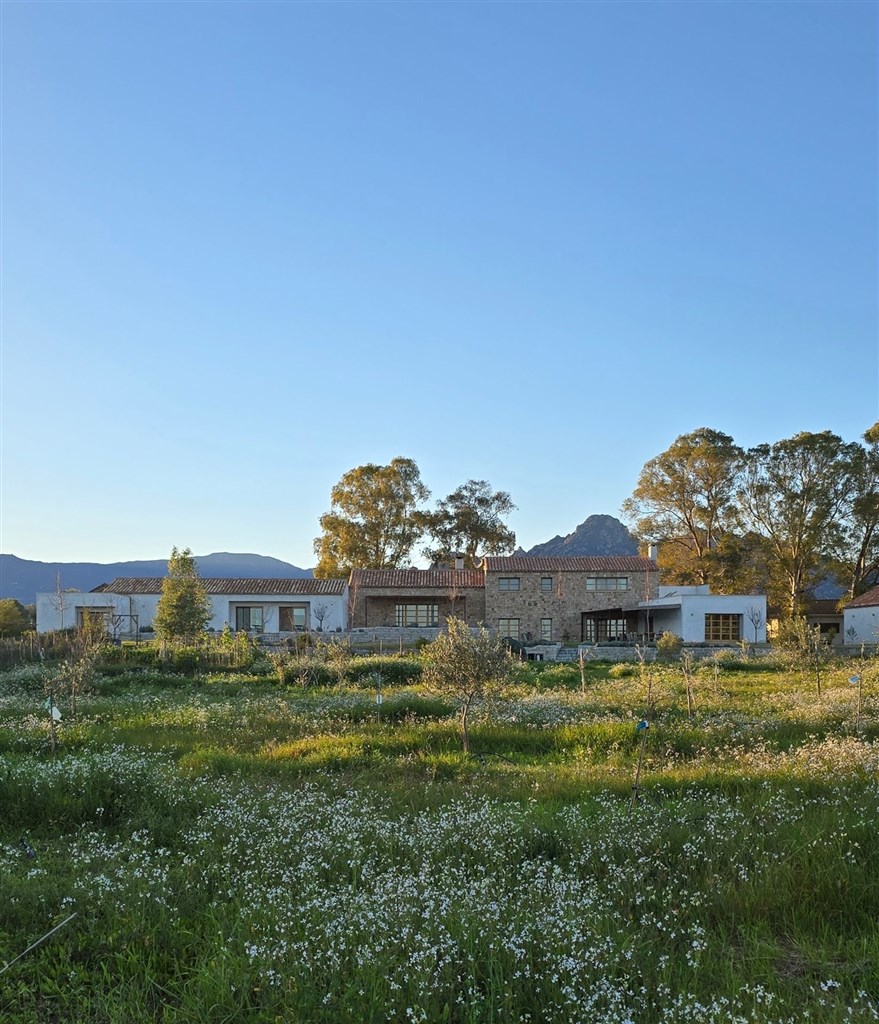 Cantos e Sonos - Pohled na penzion, Triei, Sardinie