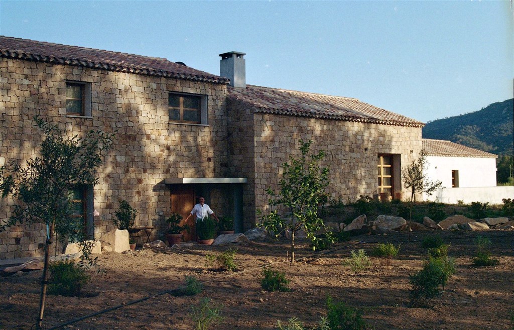 Cantos e Sonos - Hlavní budova, Triei, Sardinie