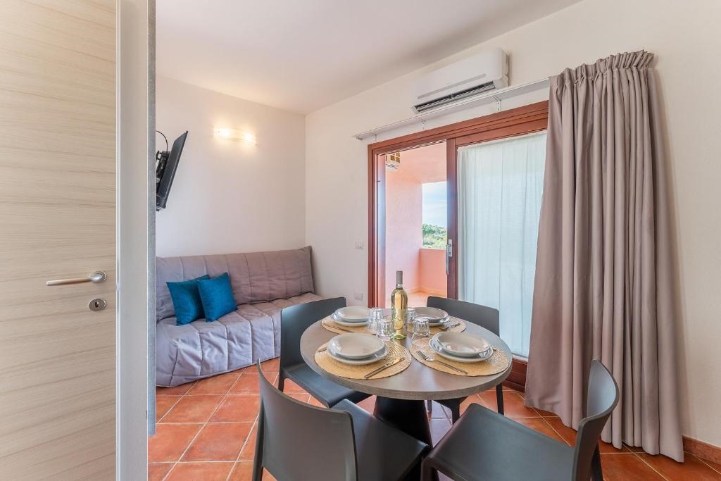 Residence Le Rocce Rosse - BILO 3, typologie na vyžádání, Isola Rossa, Sardinie