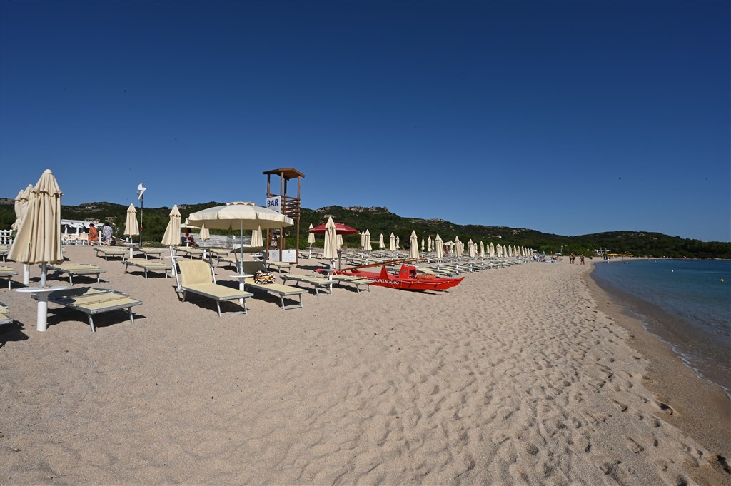 Stelle Marine Hotel & Resort - Pláž u hotelu, Cannigione, Sardinie