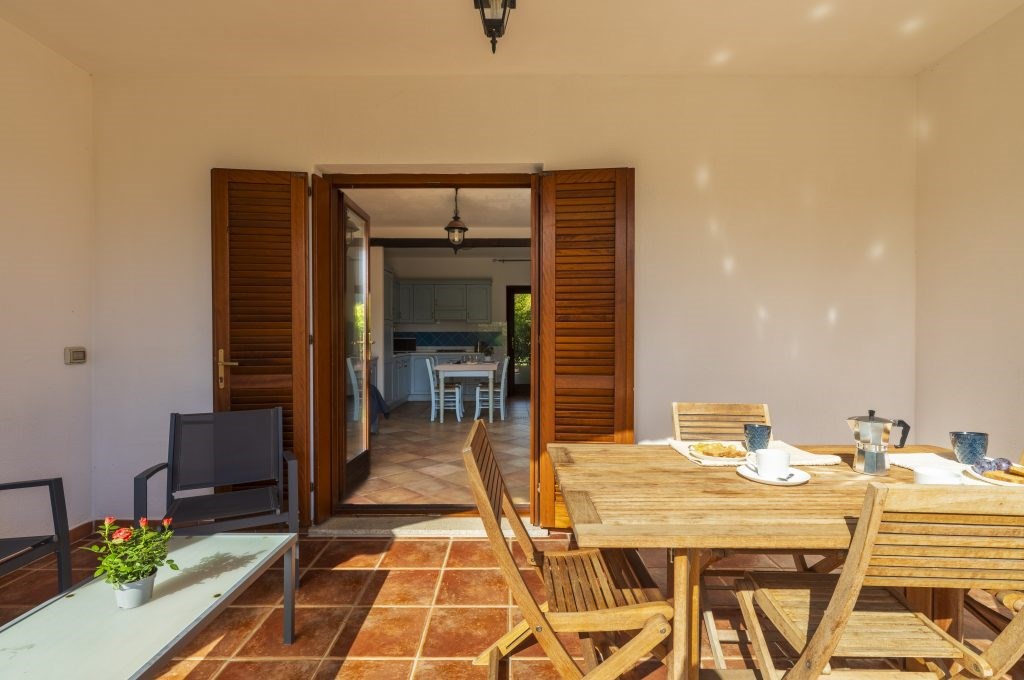 Residence Vecchio Stazzo - Terasa jednoho apartmánu, San Teodoro, Sardinie