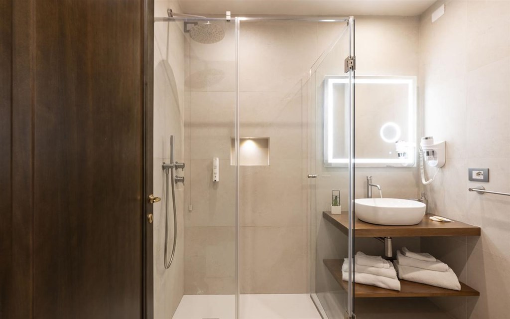 Nicoletta - Koupelna v pokoji STANDARD s terasou, Santa Maria Navarrese, Sardinie