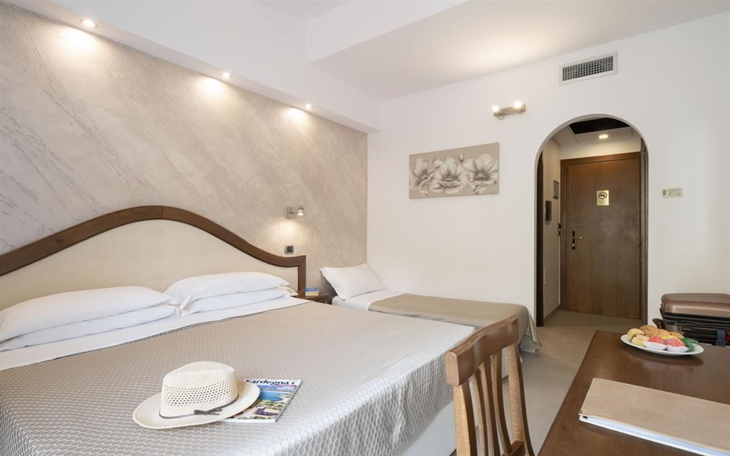 Nicoletta - Pokoj STANDARD třílůžkový, Santa Maria Navarrese, Sardinie