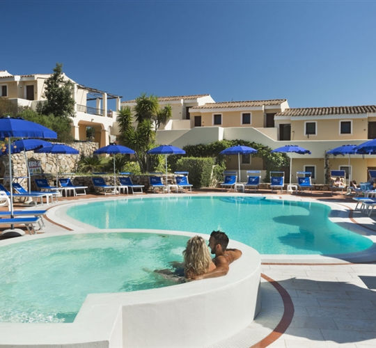 Bazén, Cannigione, Sardinie