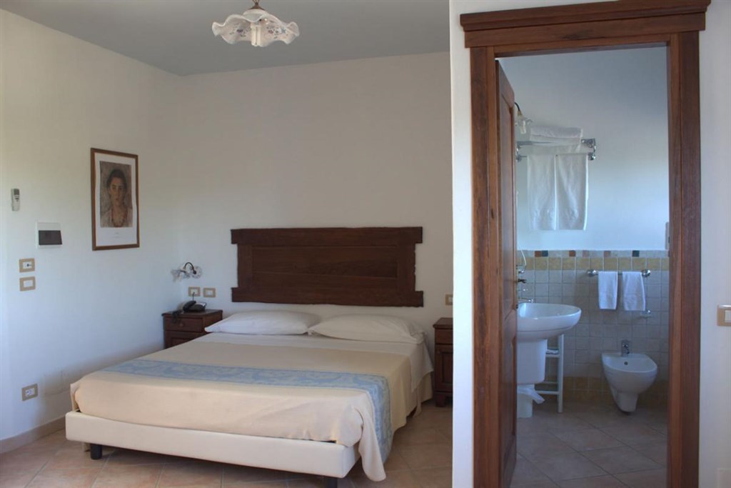 Nuraghe Arvu - Interiér pokoje CLASSIC, Cala Gonone, Sardinia