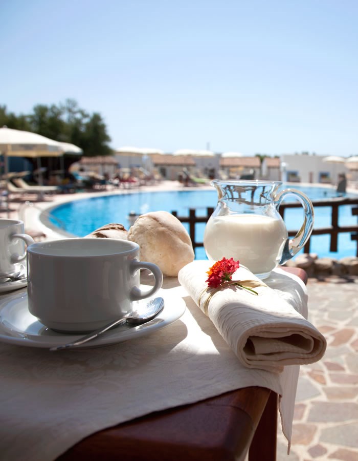 Nuraghe Arvu - Snídaně na terase, Cala Gonone, Sardinia