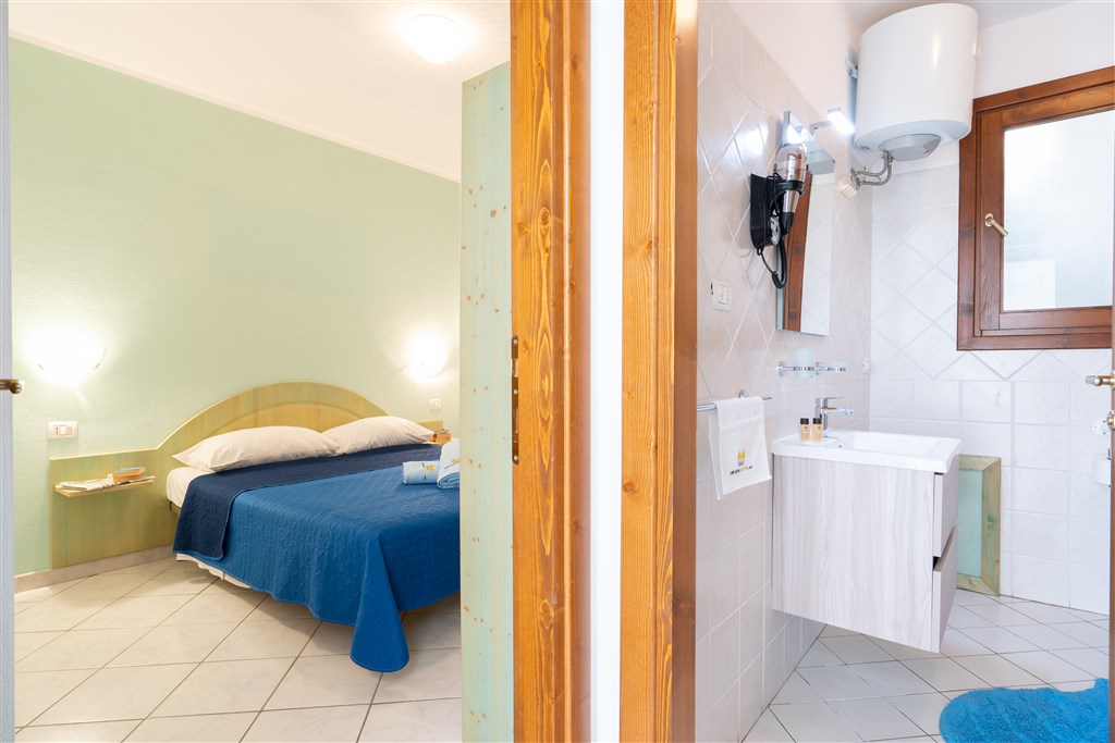 RESIDENCE IL BORGO DI BADESI - Ložnice a koupelna, Badesi, Sardinie