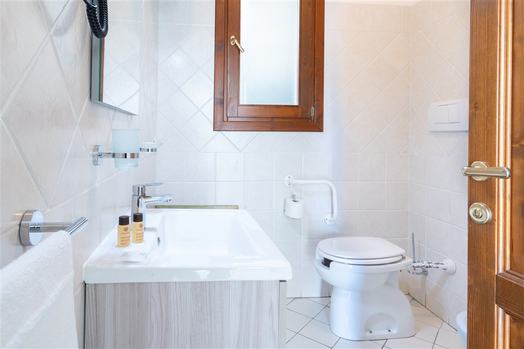 RESIDENCE IL BORGO DI BADESI - Koupelna, Badesi, Sardinie