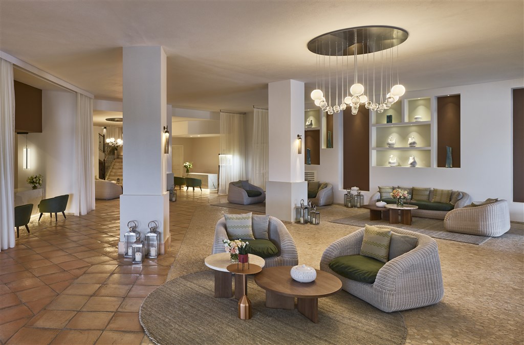 Conrad Chia Laguna Sardinia - Vstupní hala, Chia, Sardinie