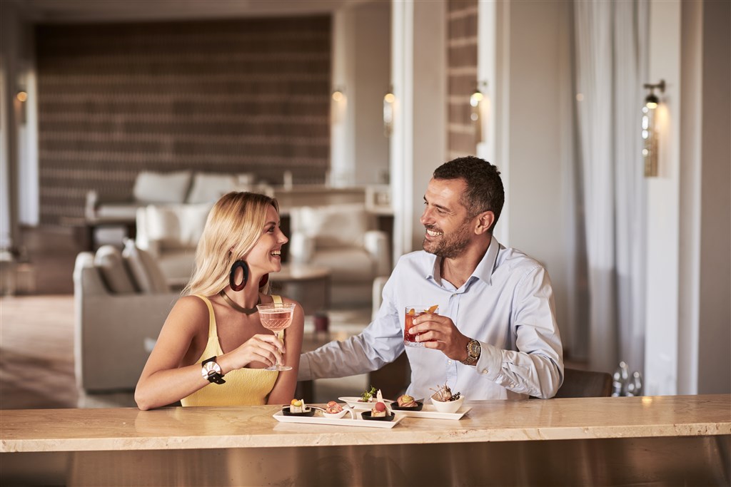 Conrad Chia Laguna Sardinia - Aperitiv v baru Bioaquam, Chia, Sardinie