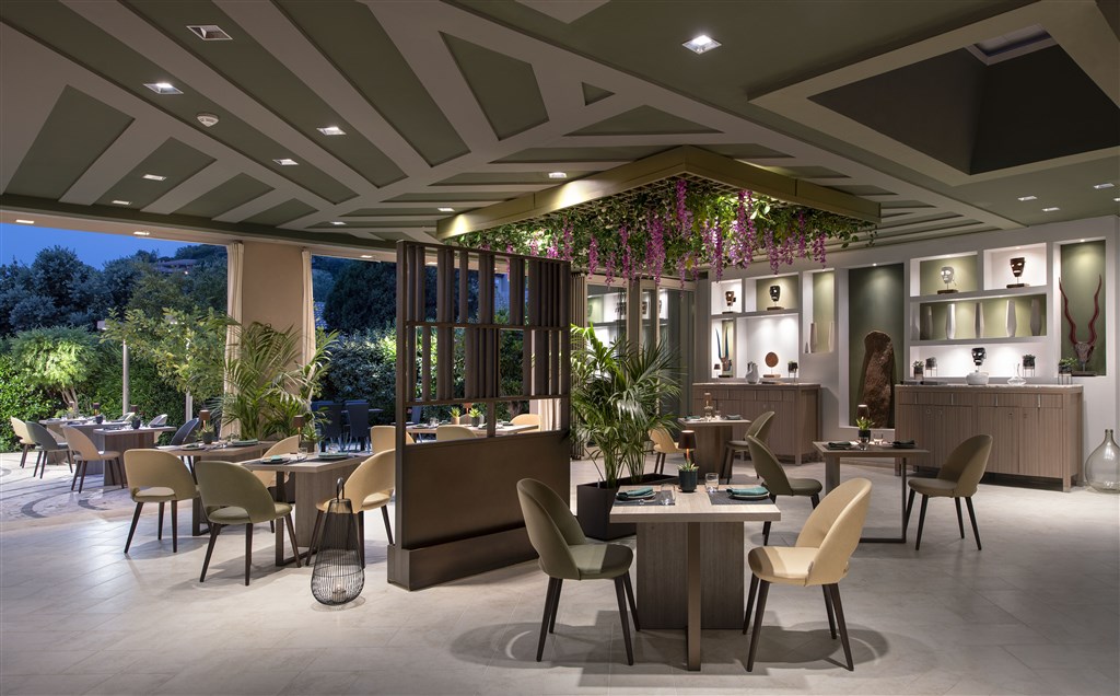 Conrad Chia Laguna Sardinia - Restaurace Sa Mesa, Chia, Sardinie