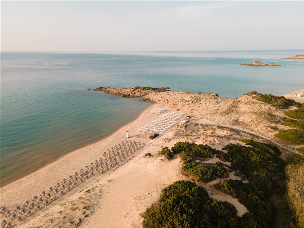 Conrad Chia Laguna Sardinia - Panoramatický pohled na pláže, Chia, Sardinie