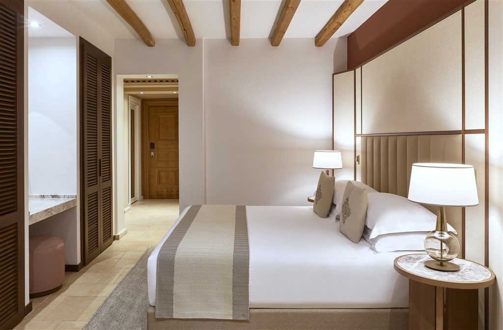 Conrad Chia Laguna Sardinia - Pokoj KING JUNIOR SUITE s priv. zahrádkou, Chia, Sardinie