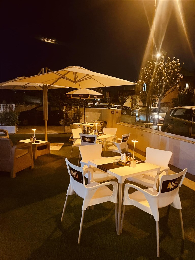 Hotel Glorian - Venkovní terasa, Pula, Sardinie