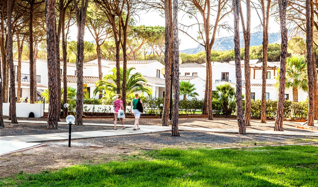 New Barcavela - Pohled ze zahrady, Santa Margherita di Pula, Sardinie