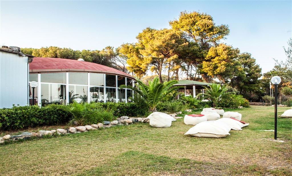 New Barcavela - Pohled na hlavní budovu, Santa Margherita di Pula, Sardinie