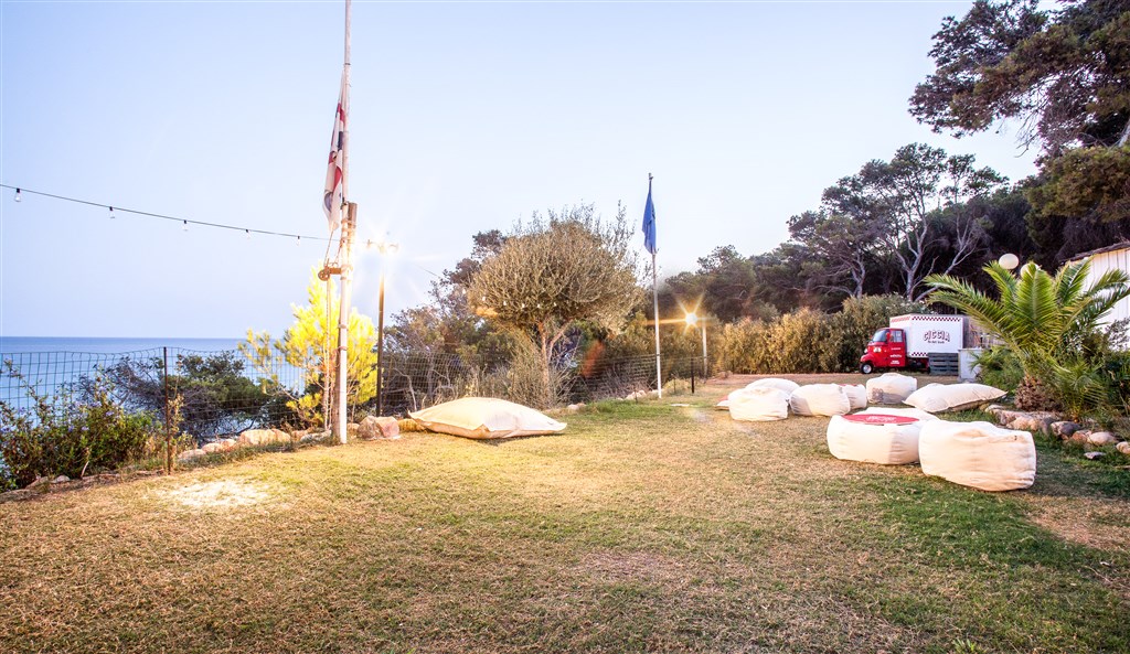 New Barcavela - Posezení v zahradě, Santa Margherita di Pula, Sardinie