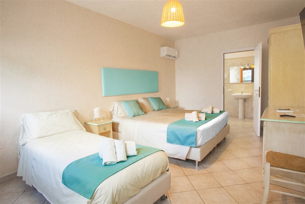 New Barcavela - Pokoj ECONOMY třílůžkový, Santa Margherita di Pula, Sardinie