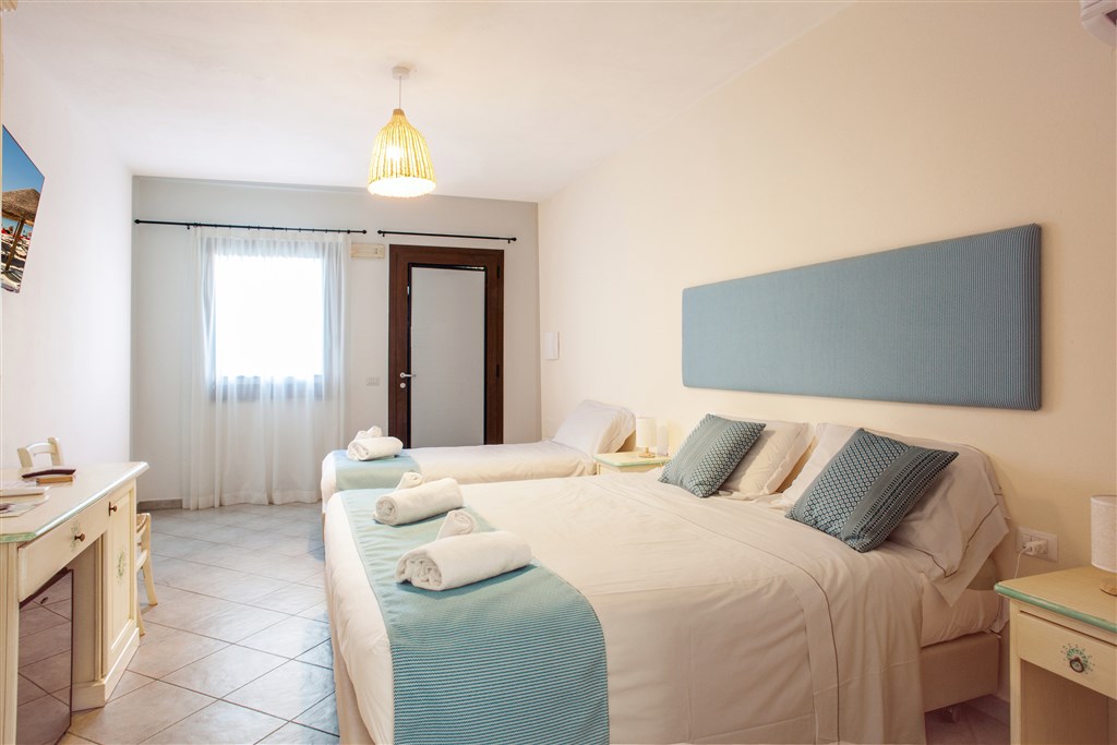 New Barcavela - Pokoj ECONOMY třílůžkový, Santa Margherita di Pula, Sardinie