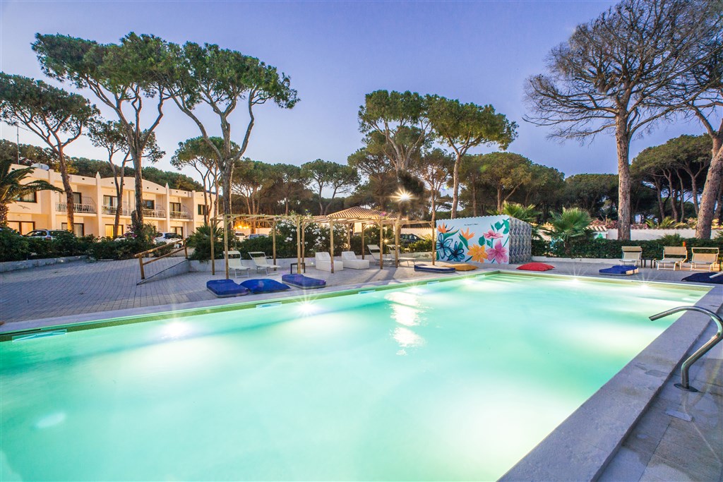 New Barcavela - Večerní atmosféra, Santa Margherita di Pula, Sardinie