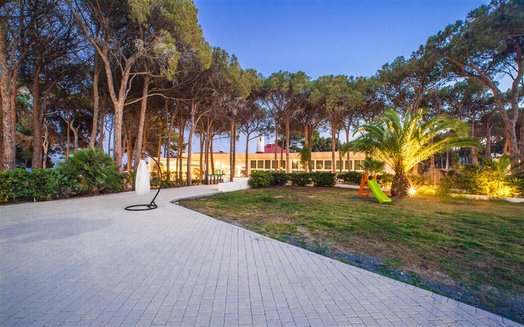 New Barcavela - Noční atmosféra, Santa Margherita di Pula, Sardinie