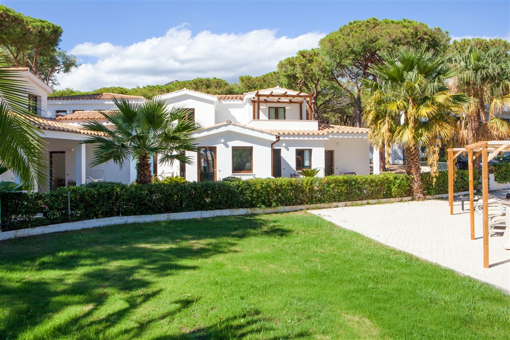 New Barcavela - Hotelová budova s pokoji, Santa Margherita di Pula, Sardinie