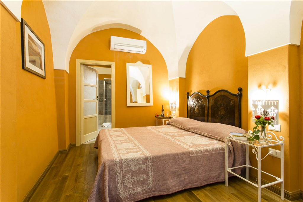 Hotel Villa Asfodeli - Interiér pokoje CLASSIC, Tresnuraghes, Sardinie