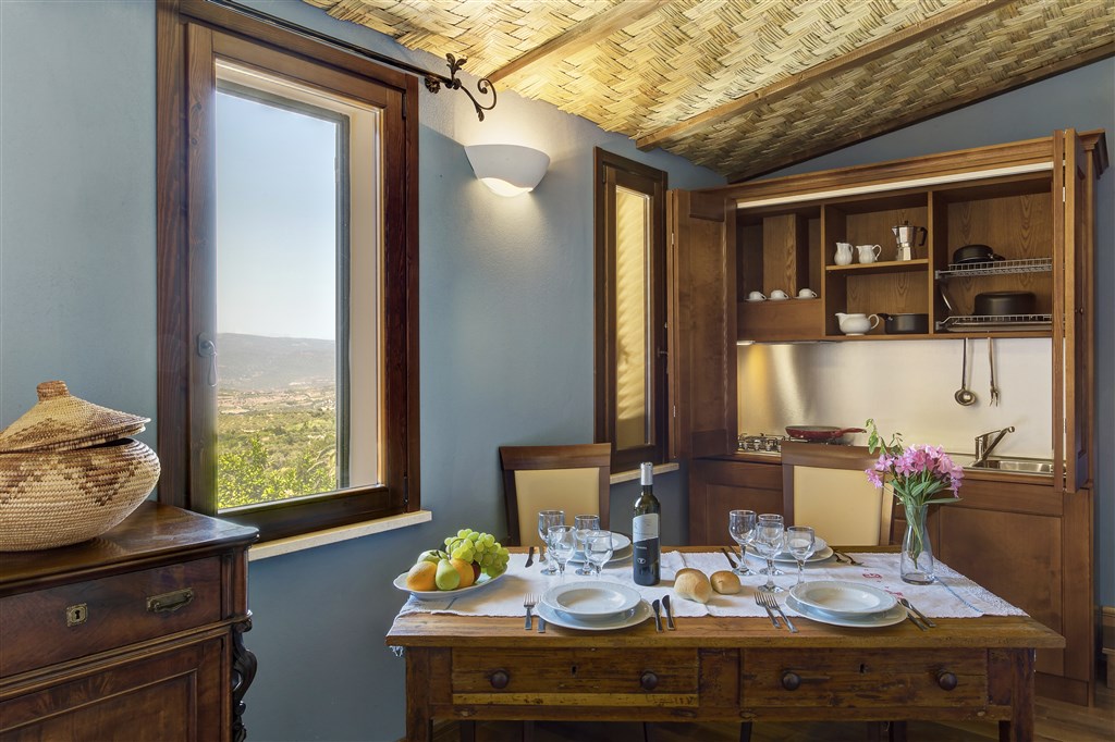 Hotel Villa Asfodeli - Pokoj SUITE, varianta s kuchyňským koutem a terasou, Tresnuraghes, Sardinie