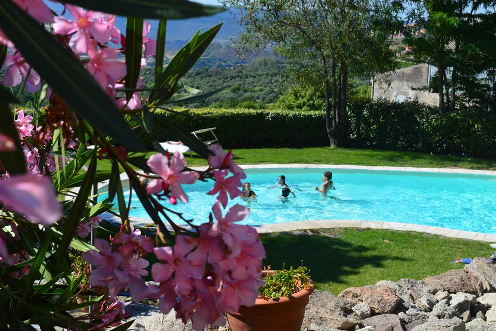 Hotel Villa Asfodeli - Relax v bazénu, Tresnuraghes, Sardinie