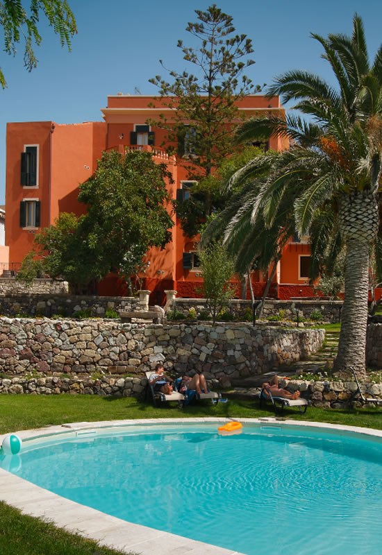Hotel Villa Asfodeli - Pohled od bazénu, Tresnuraghes, Sardinie