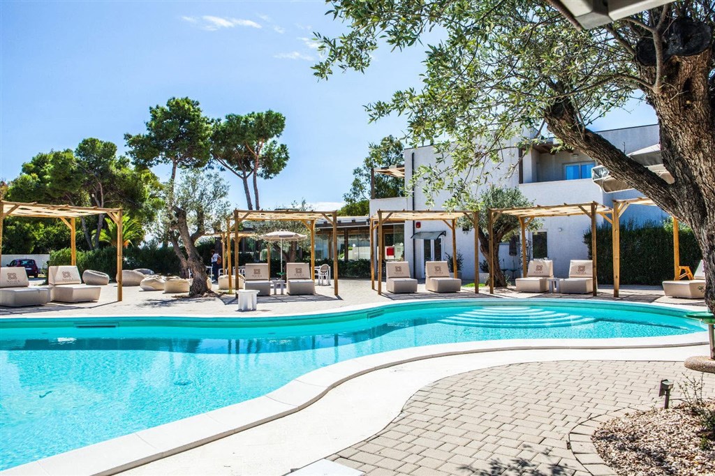 NoHa Lifestyle Hotel (14+) - Pohled na hlavní budovu, Pula, Sardinie