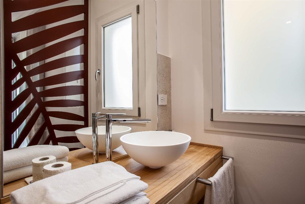 NoHa Lifestyle Hotel (14+) - Koupelna v pokoji CLASSIC s patiem, Pula, Sardinie