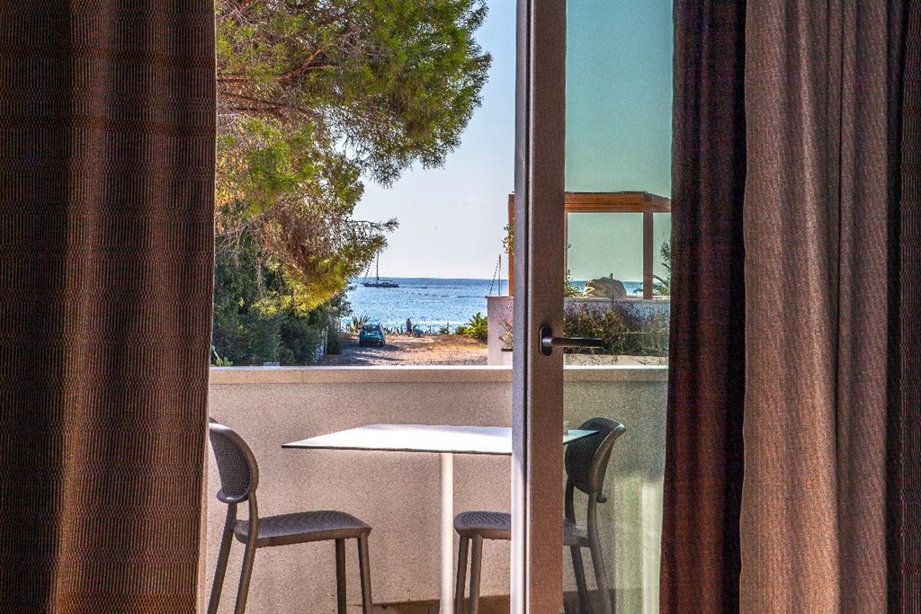 NoHa Lifestyle Hotel (14+) - Pokoj DELUXE s vířivkou a výhledem na moře, Pula, Sardinie