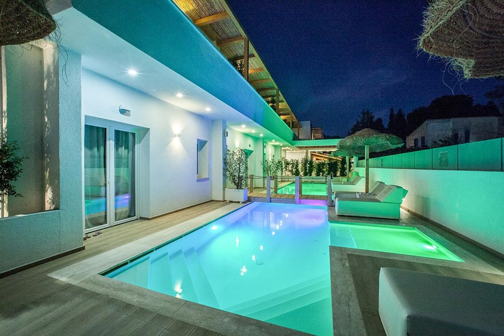 NoHa Lifestyle Hotel (14+) - Privátní bazén k pokojům DELUXE s přístupem k bazénu, Pula, Sardinie
