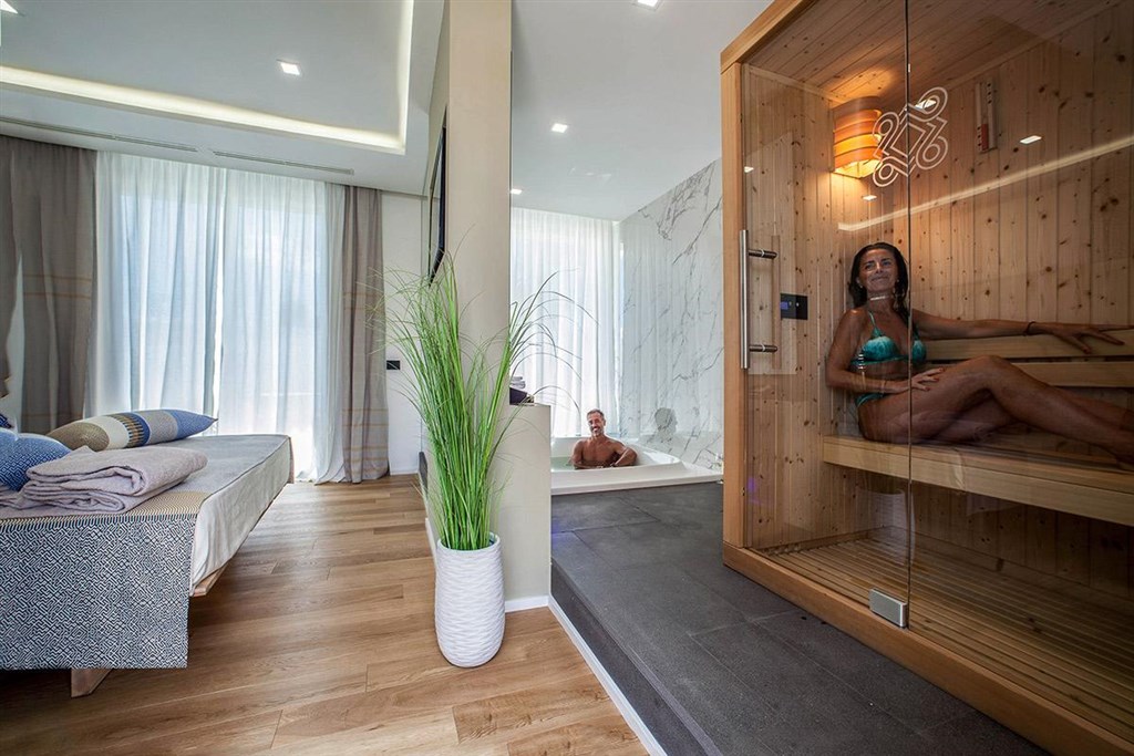 NoHa Lifestyle Hotel (14+) - Sauna a vířivka v pokoji GRAND SUITE, Pula, Sardinie