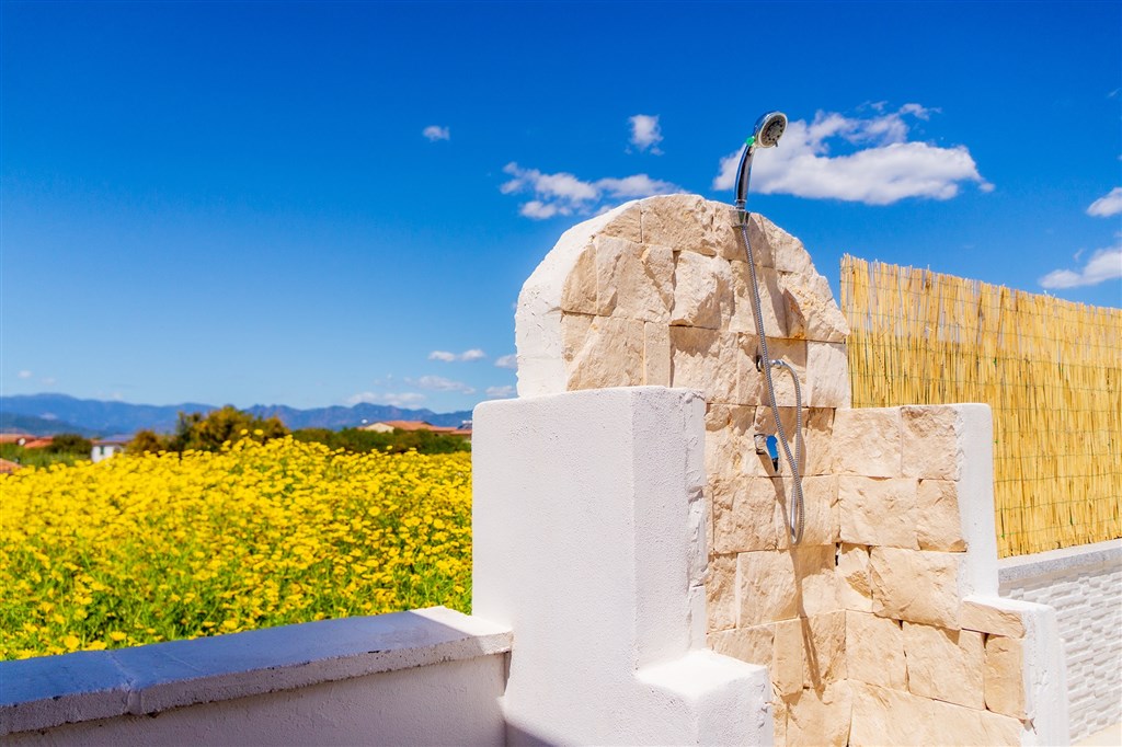 Villa Nova - Venkovní sprcha, Arbatax, Sardinie