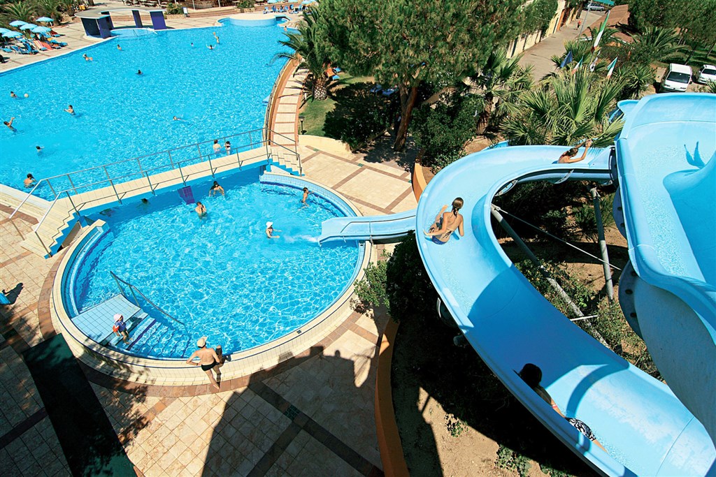 Valtur Sardegna Tirreno Resort - Pohled z tobogánu, Cala Liberotto, Orosei, Sardinie