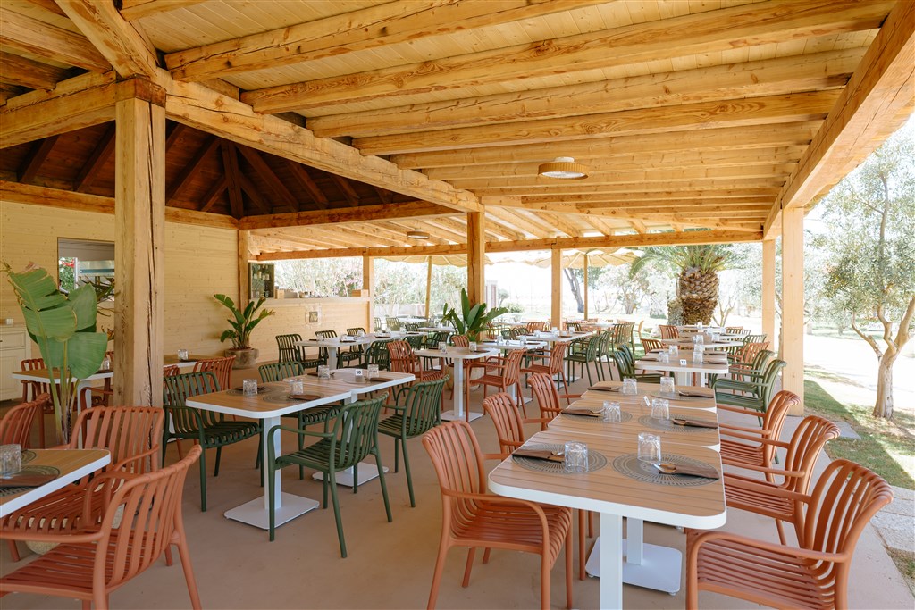 Valtur Sardegna Eos Costa Rei - Restaurace, Piscina Rei, Sardinie