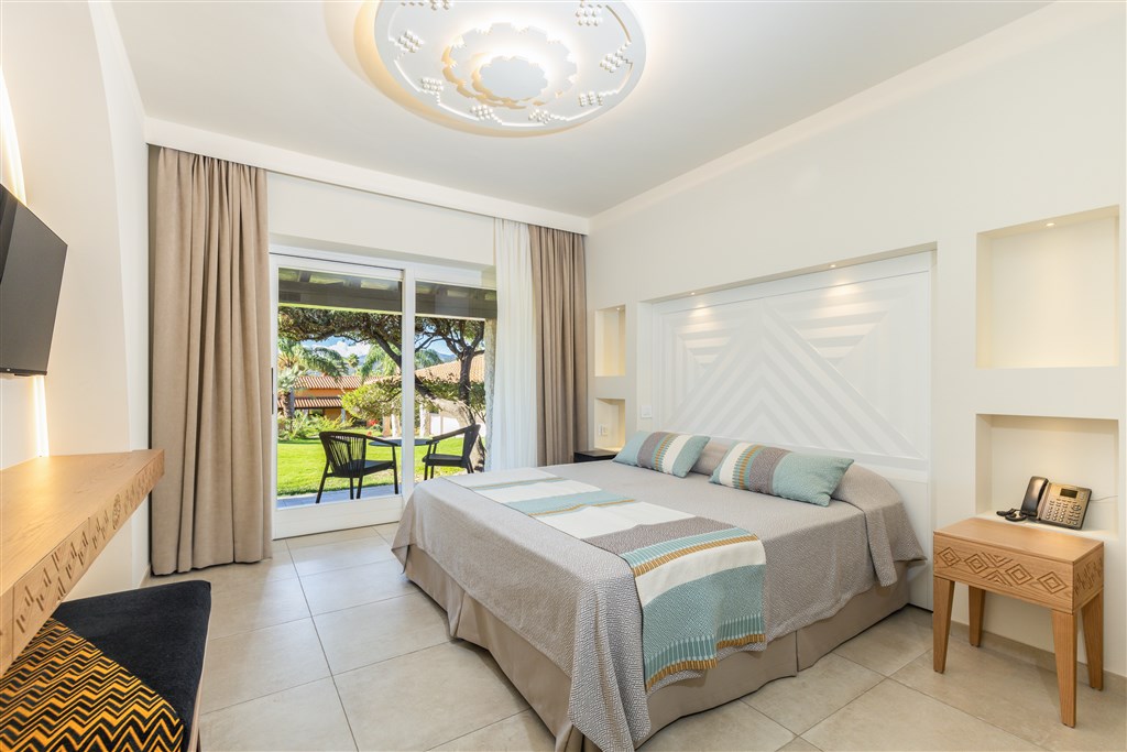 Hotel Club Saraceno - COMFORT s výhledem do zahrady, Arbatax, Sardinie