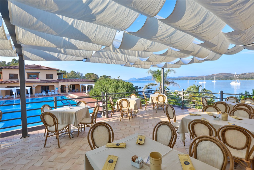 Hotel Club Saraceno - Snídaně, Arbatax, Sardinie
