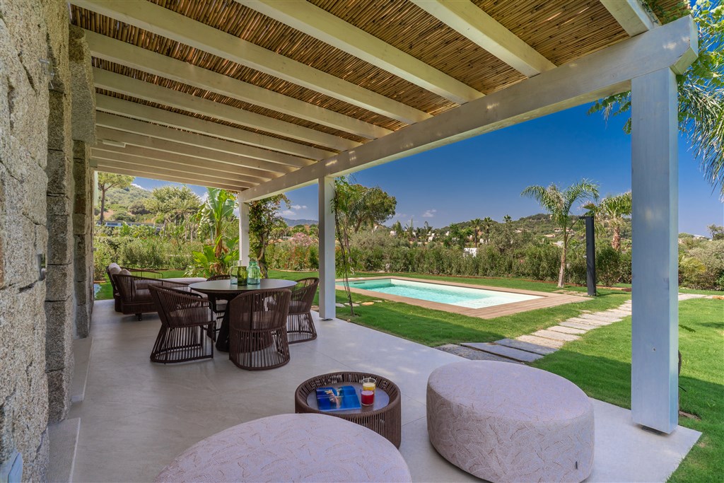 Cala Sinzias Resort - Terasa a bazén Dream Pool Suite, Castiadas, Sardinie