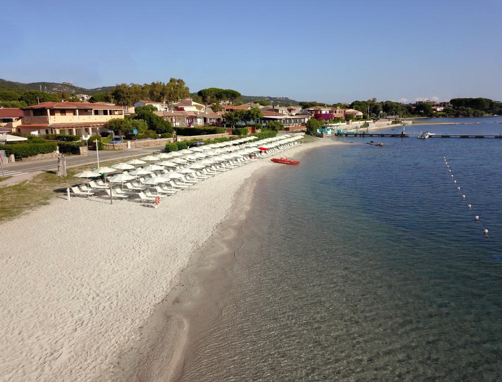 Blu Hotel Laconia - Hotelová pláž, Cannigione, Sardinie