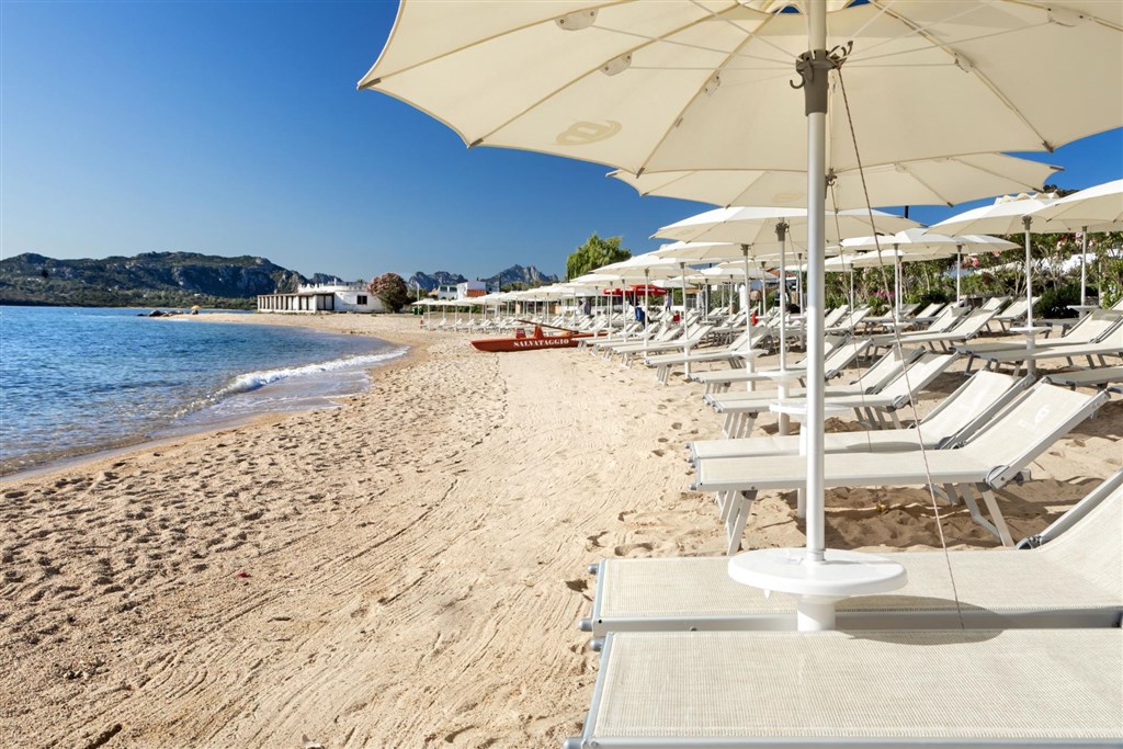 Blu Hotel Laconia - Hotelová pláž, Cannigione, Sardinie