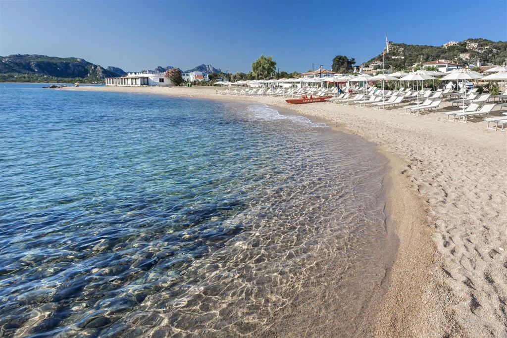 Blu Hotel Laconia - Hotelová pláž, Cannigione, Sardinie