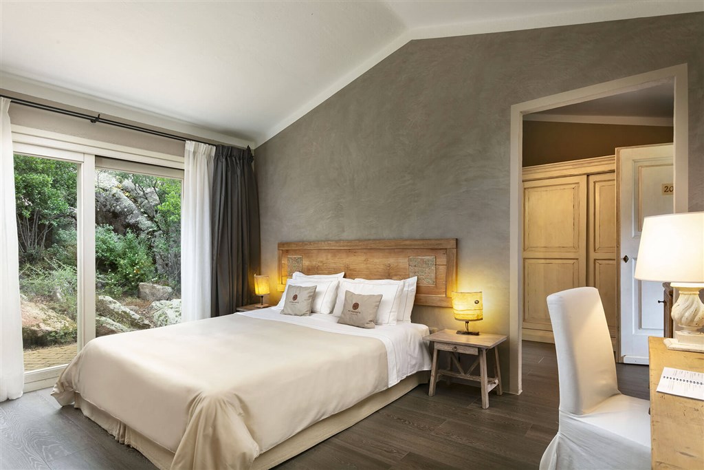 Petra Segreta Resort & Spa (12+) - CHARMING, San Pantaleo, Sardinie