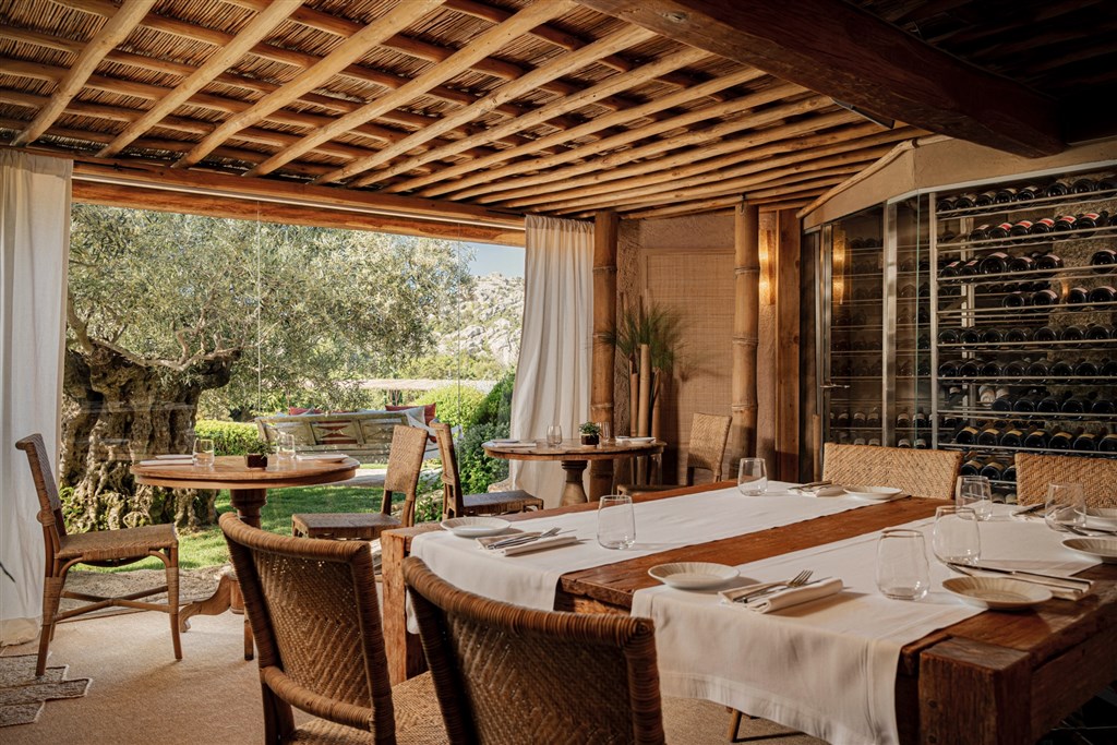 Petra Segreta Resort & Spa (12+) - Osteria Mirto, San Pantaleo, Sardinie
