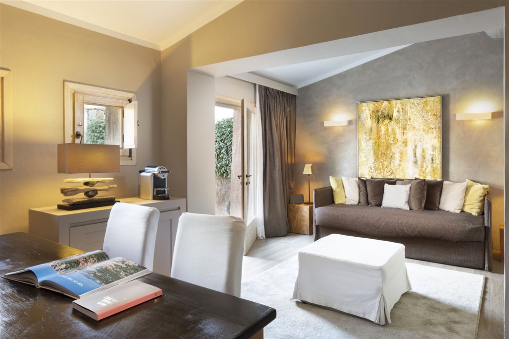 Petra Segreta Resort & Spa (12+) - JUNIOR SUITE s bazénem a výhledem do zahrady, San Pantaleo, Sardinie