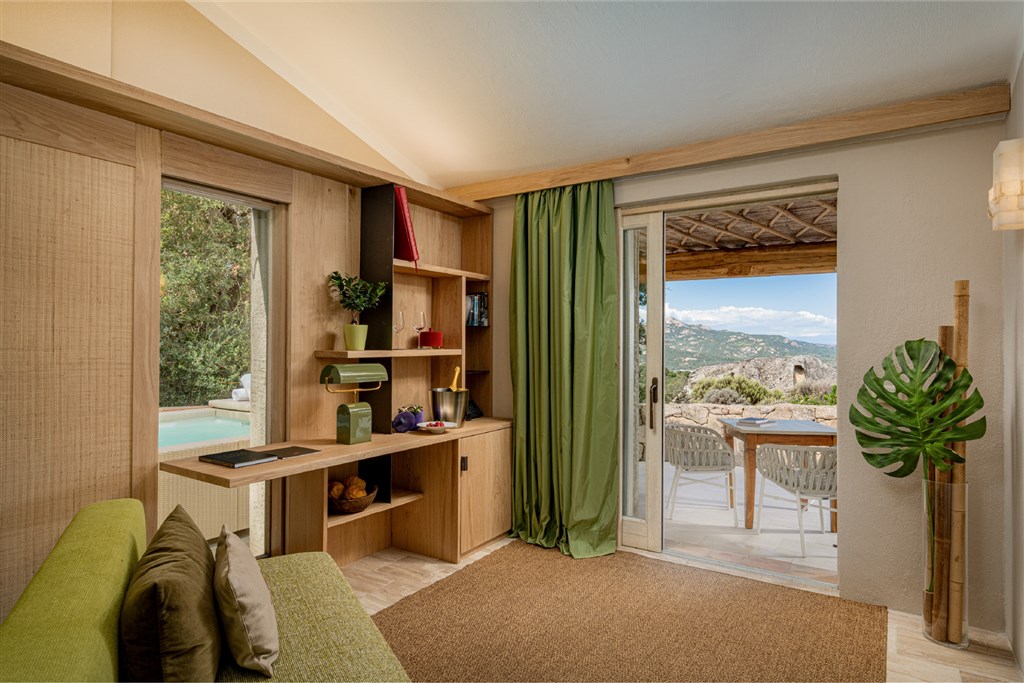 Petra Segreta Resort & Spa (12+) - PLUNGE POOL SUITE, San Pantaleo, Sardinie