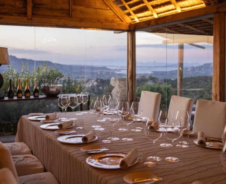 Petra Segreta Resort & Spa (12+) - Degustace vína, San Pantaleo, Sardinie